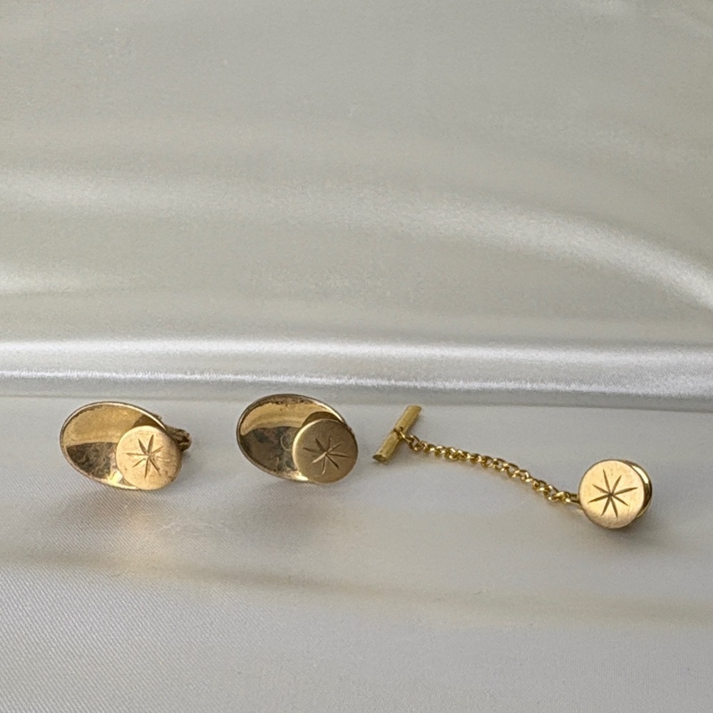 Hickok USA Signed Gold Filled Starburst Cufflinks and Tie Chain Set. Vintage